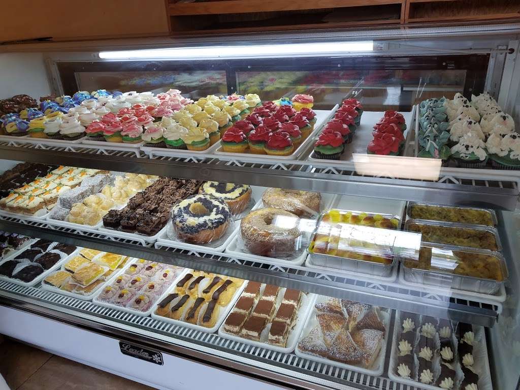 Esposito Baking Co. | 323 Main St, Saugus, MA 01906, USA | Phone: (781) 233-3320