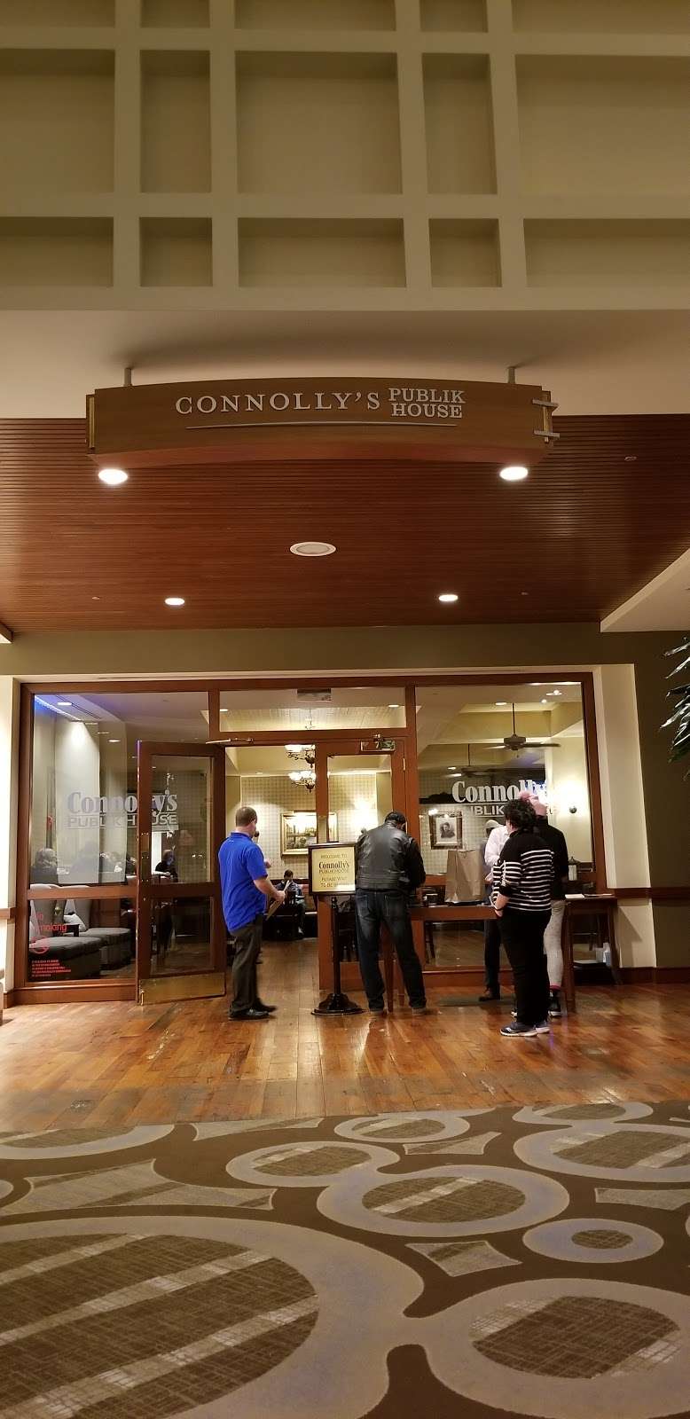 Connollys Publik House | 1 Hotel Dr, Boston, MA 02128, USA | Phone: (617) 568-6700