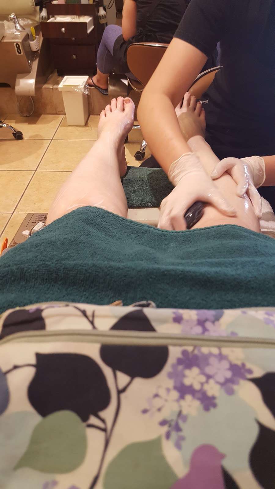 Happy Nails | 378 N Main St, Doylestown, PA 18901, USA | Phone: (215) 340-5388