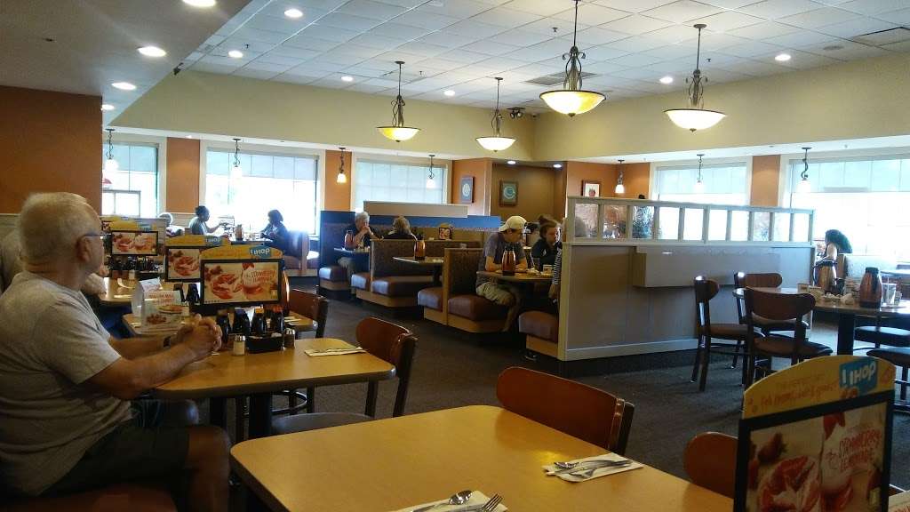 IHOP | 260 Providence Hwy, Dedham, MA 02026, USA | Phone: (781) 326-0719