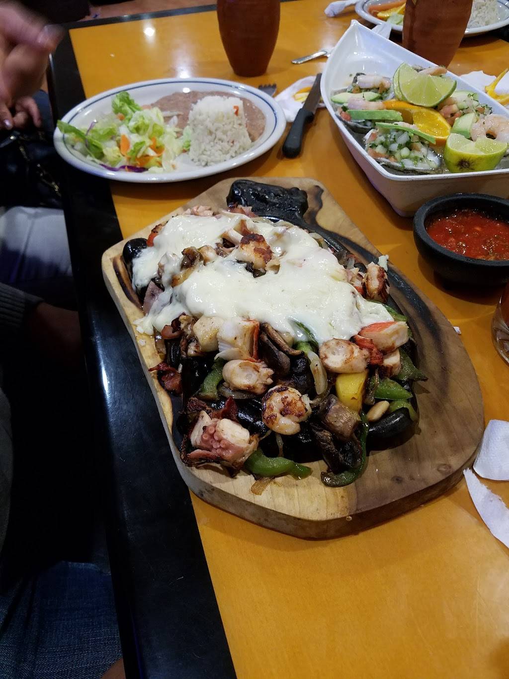 Mariscos Perlas Del Mar Mexican & Seafood Restaurant | 12158 Brookhurst St, Garden Grove, CA 92840, USA | Phone: (714) 530-3555