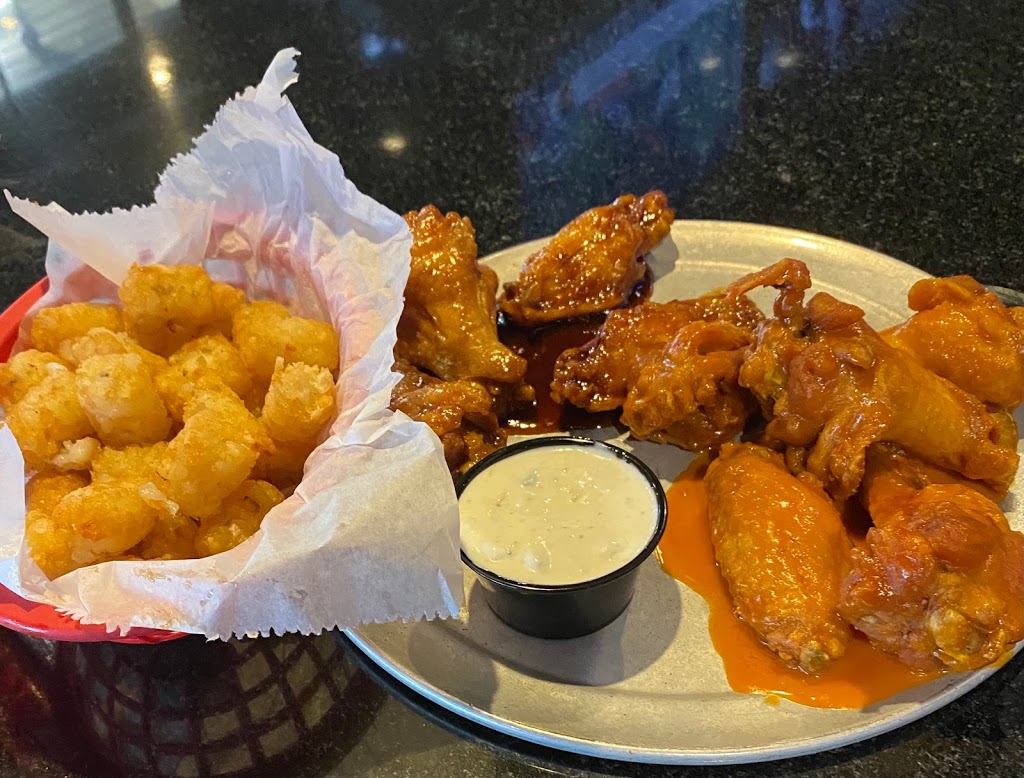 Pluckers Wing Bar | 5500 Greenville Ave Ste 406, Dallas, TX 75205, USA | Phone: (214) 363-9464