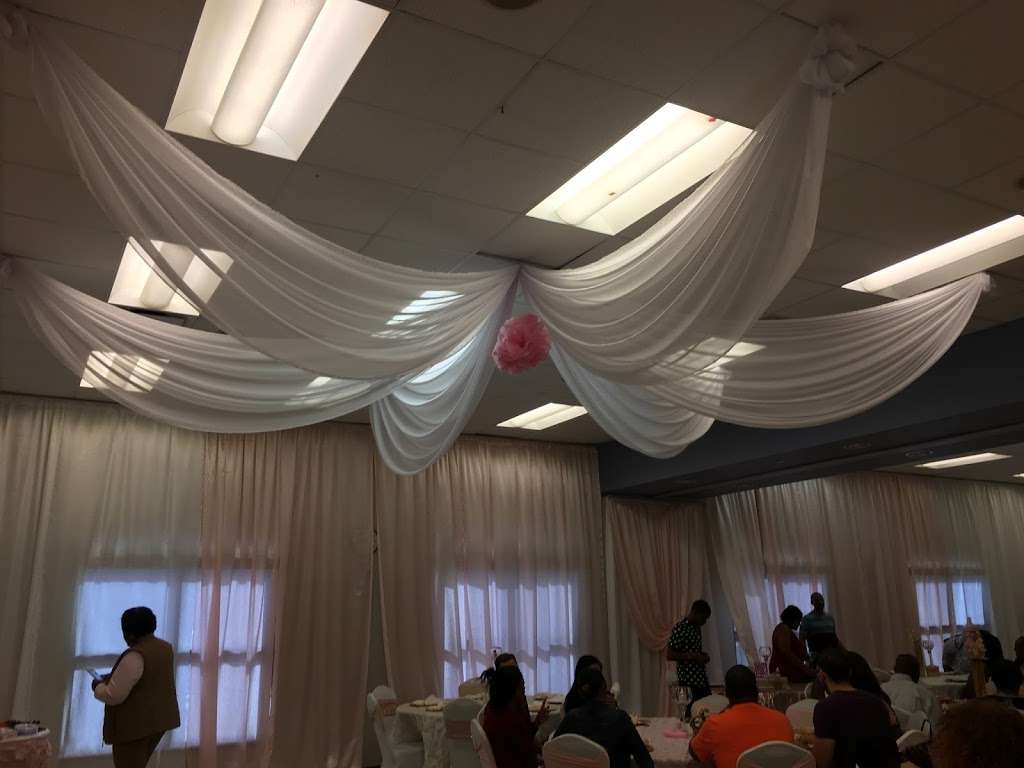 Wholesale Wedding Chair Covers & More | 2120 33rd St, Orlando, FL 32839, USA | Phone: (407) 278-5660