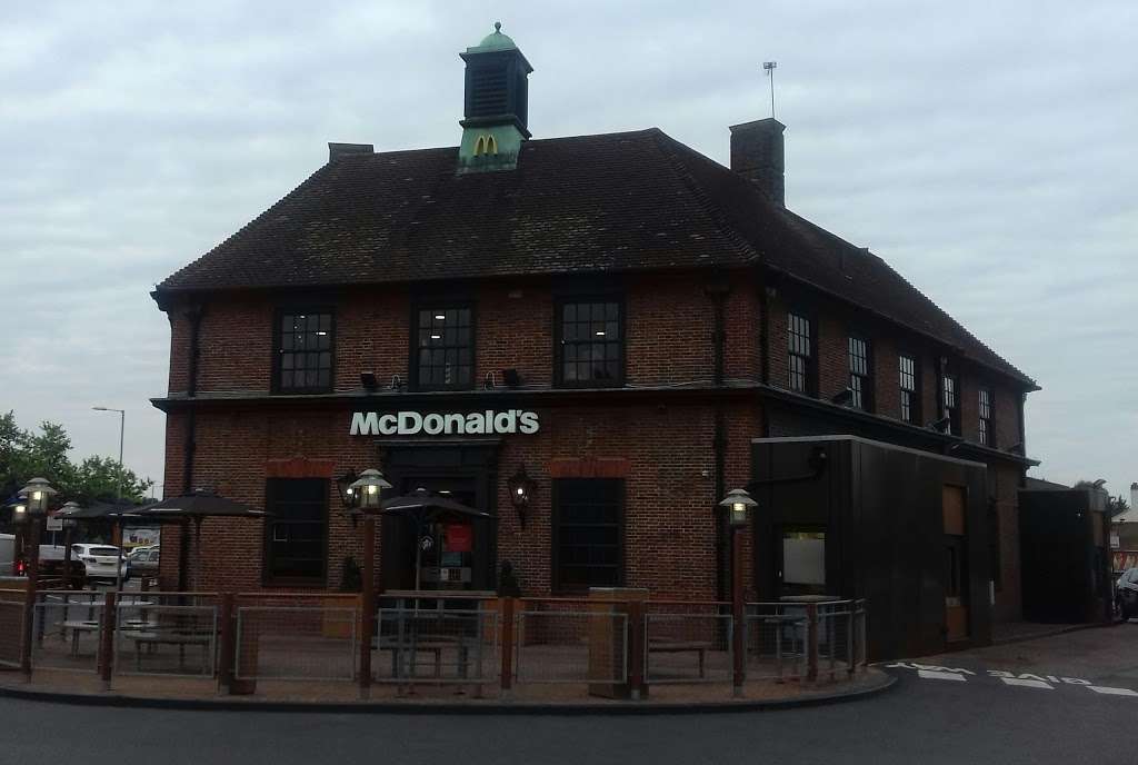 Mcdonal with play area | 472 Westhorne Ave, London SE9 5LT, UK