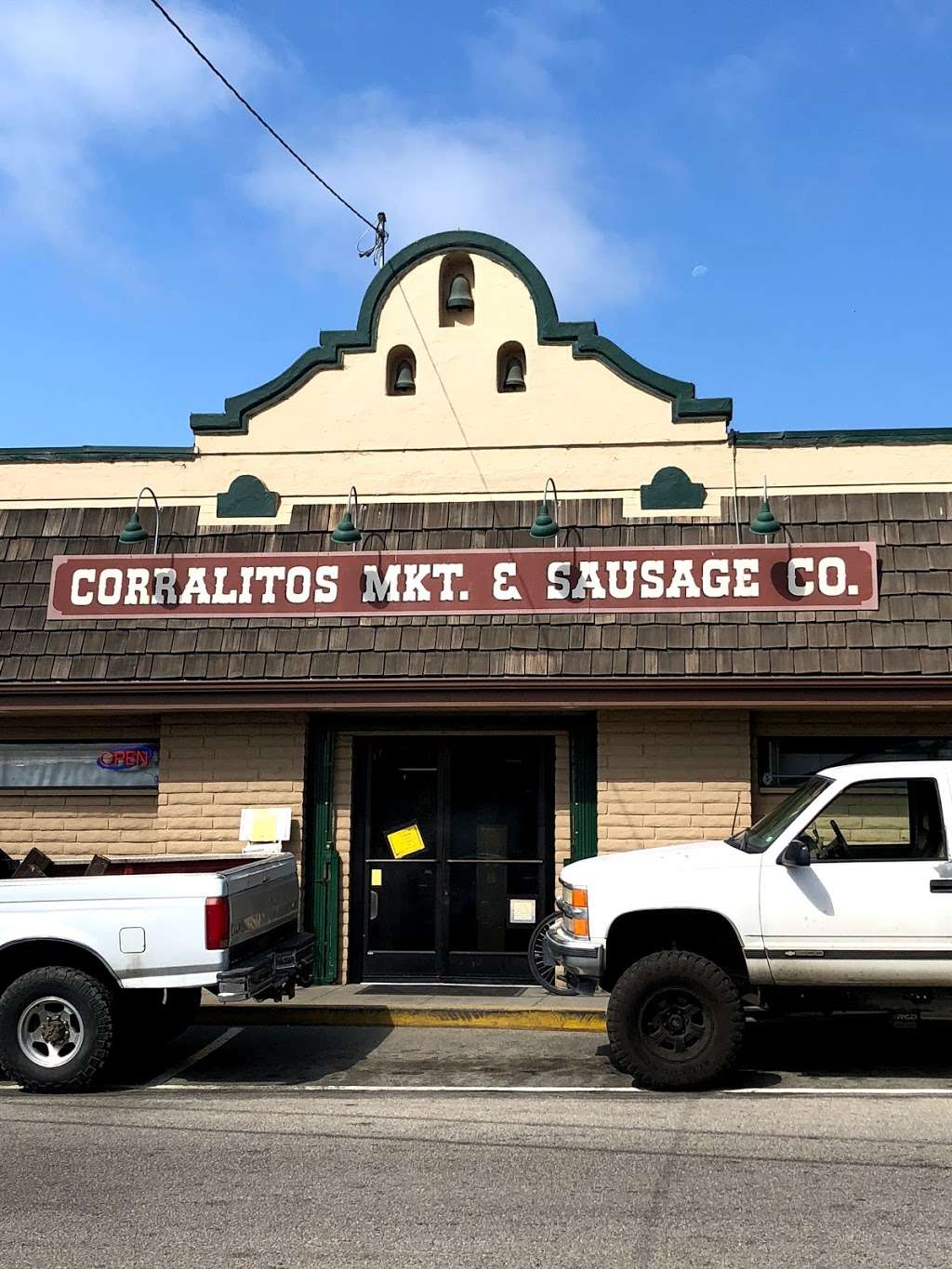 Corralitos Market & Sausage Co | 569 Corralitos Rd, Watsonville, CA 95076, USA | Phone: (831) 722-2633