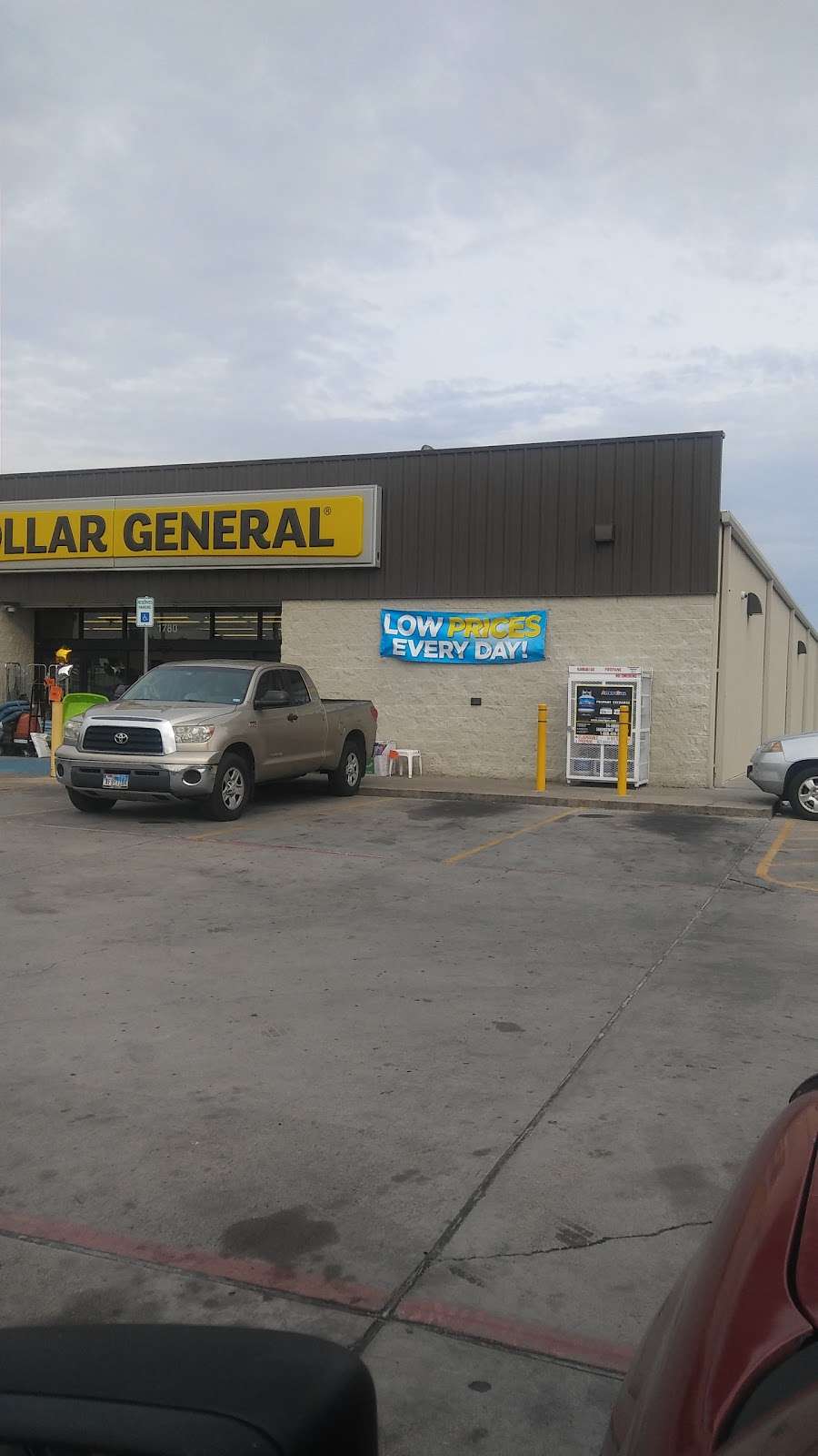 Dollar General | 1780 S Beltline Rd, Dallas, TX 75253, USA | Phone: (469) 480-7405