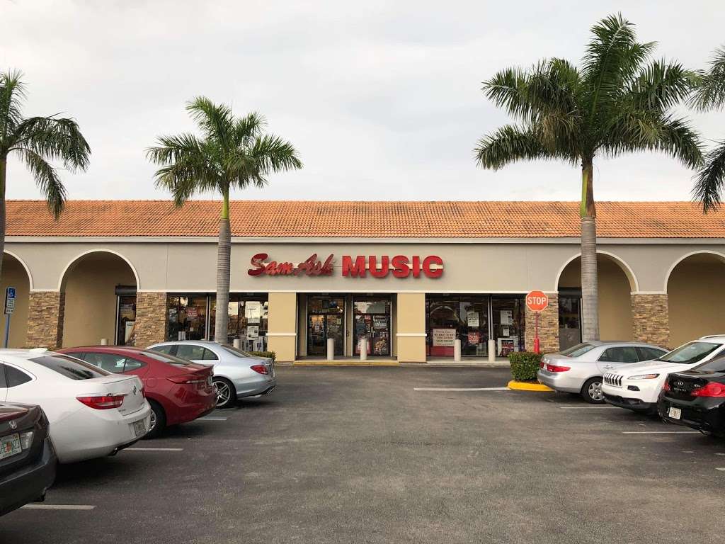 Sam Ash Music Stores | 4644 E Colonial Dr, Orlando, FL 32803, USA | Phone: (407) 896-5508
