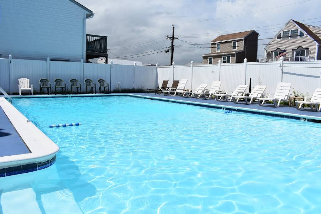 Regal Inn Motel of Hampton Beach | 162 Ashworth Ave, Hampton, NH 03842 | Phone: (603) 926-7758