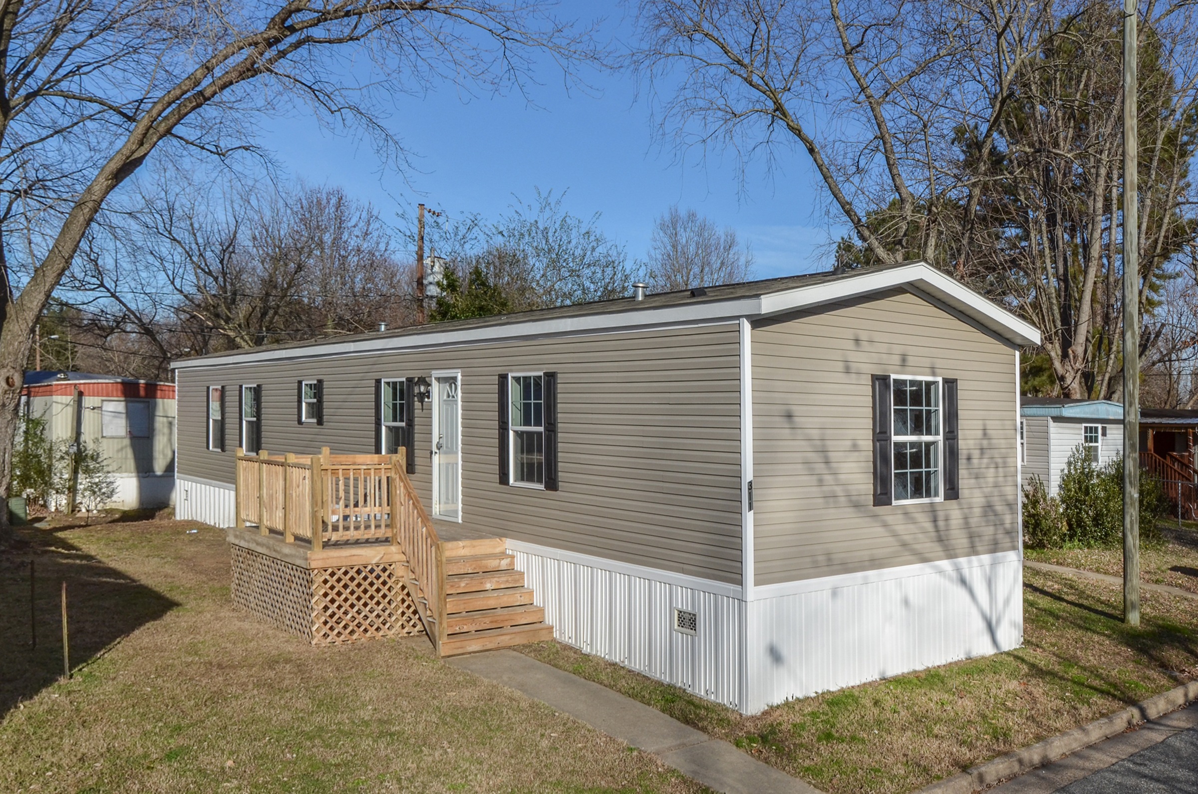 Warwick Mobile Home Community | 1 Commercial Pl, Newport News, VA 23606, United States | Phone: (757) 872-3101