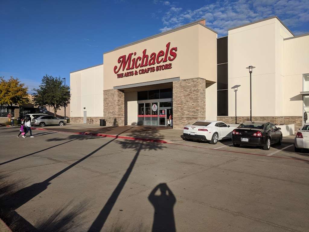 Michaels | 5301 Belt Line Rd Ste 101, Dallas, TX 75254, USA | Phone: (972) 385-9228