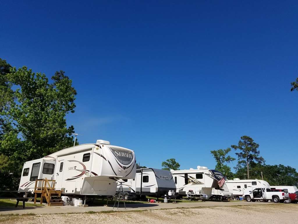 Lochness Marina & RV Park | 14560 Calvary Rd, Willis, TX 77318, USA | Phone: (936) 890-5400