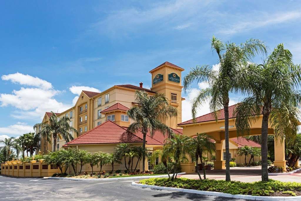 La Quinta Inn & Suites by Wyndham Lakeland West | 1024 Lakeland Park Center Dr, Lakeland, FL 33809, USA | Phone: (863) 859-2866