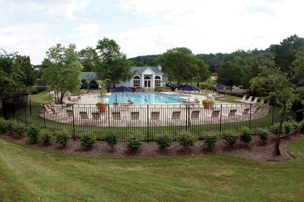 Ridgeview at Wakefield Valley | 800 S Burning Tree Dr, Westminster, MD 21158, USA | Phone: (443) 776-5194