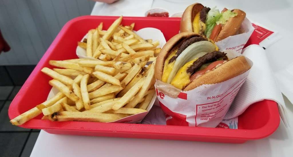 In-N-Out Burger | 7467 Indiana Ave, Riverside, CA 92504, USA | Phone: (800) 786-1000