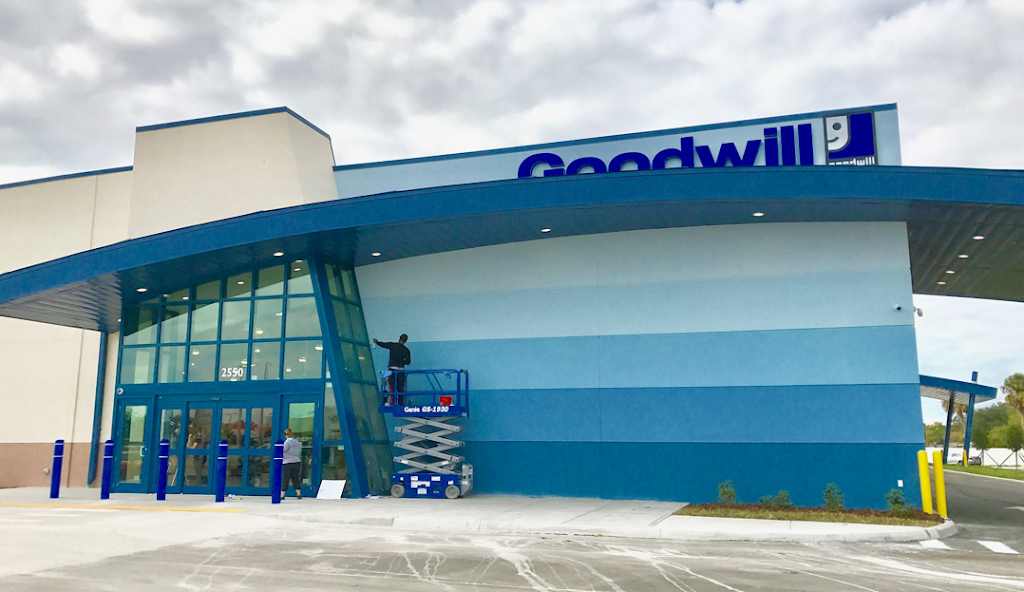 Goodwill 34th Street Superstore | 2550 34th St N, St. Petersburg, FL 33713, USA | Phone: (727) 256-0900