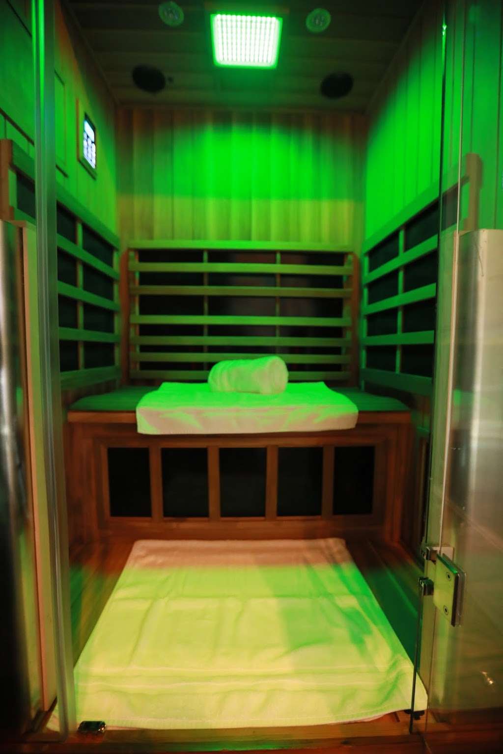 Live Well Sauna and Salt | 129 Mecklynn Rd Suite D, Mooresville, NC 28117, USA | Phone: (704) 360-5710