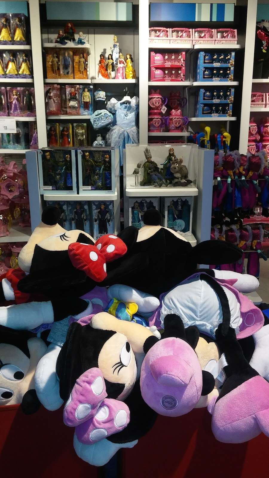 Disney Store | 1 Premium, Outlet Blvd, Wrentham, MA 02093, USA | Phone: (508) 384-2858