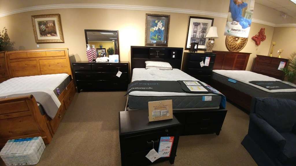 Value City Furniture | 40 E 53rd St, Bayonne, NJ 07002, USA | Phone: (201) 436-2000