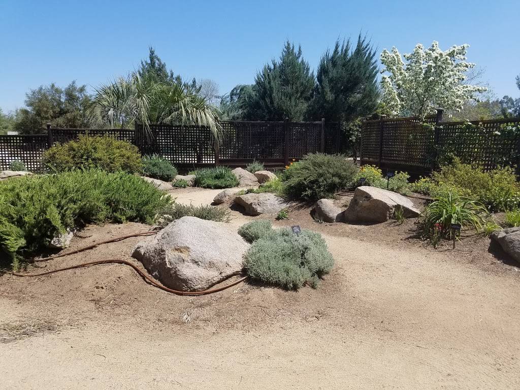 Clovis Botanical Garden | 945 N Clovis Ave, Clovis, CA 93611, USA | Phone: (559) 298-3091