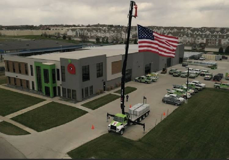 Apple Roofing | 4833 N 32nd St, Lincoln, NE 68504, USA | Phone: (402) 475-0098