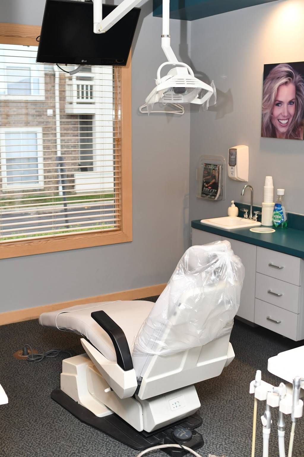 Blue Ash Smiles | 9346 Towne Square Ave, Blue Ash, OH 45242, USA | Phone: (513) 793-3535