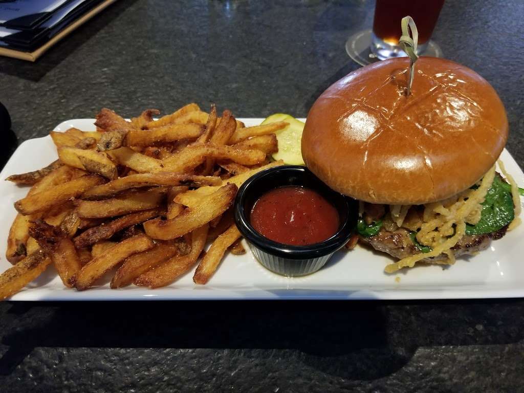 Bru Burger Bar - Noblesville | 350 Westfield Rd ste 100, Noblesville, IN 46060, USA | Phone: (317) 764-2510