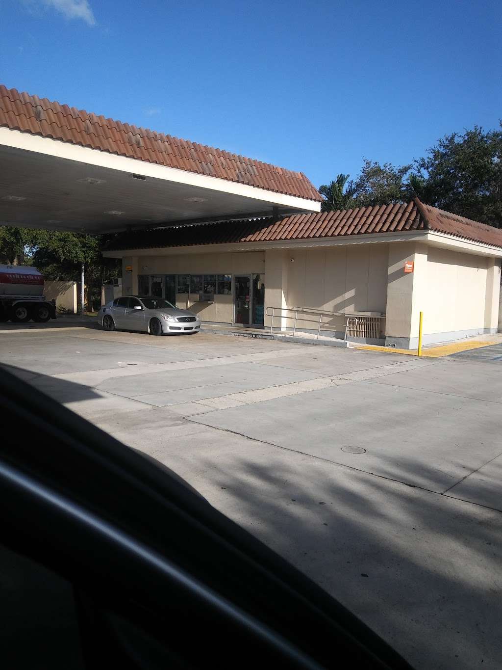 Coral Ridge Valero | 11600 Wiles Rd, Coral Springs, FL 33076, USA