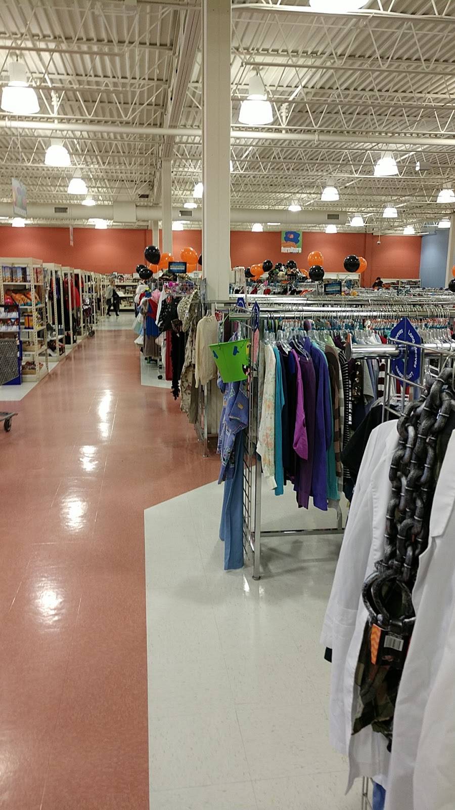 Goodwill - Roseville: Cleveland Ave. N | 2500 Cleveland Ave N, Roseville, MN 55113, USA | Phone: (651) 633-6228