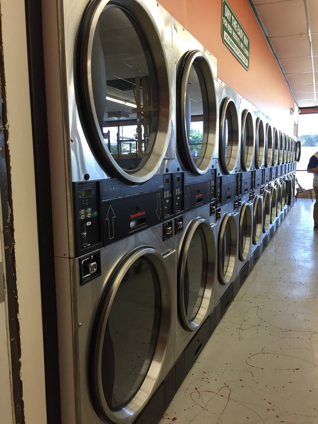 Soapy Hai Laundromat | 902 W Edinger Ave, Santa Ana, CA 92707, USA | Phone: (626) 534-1543