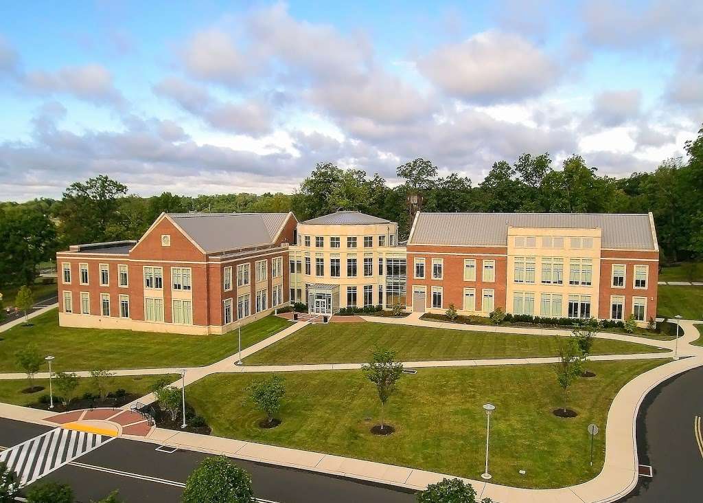 Gwynedd Mercy University | 1325 Sumneytown Pike, Gwynedd Valley, PA 19437, USA | Phone: (215) 646-7300