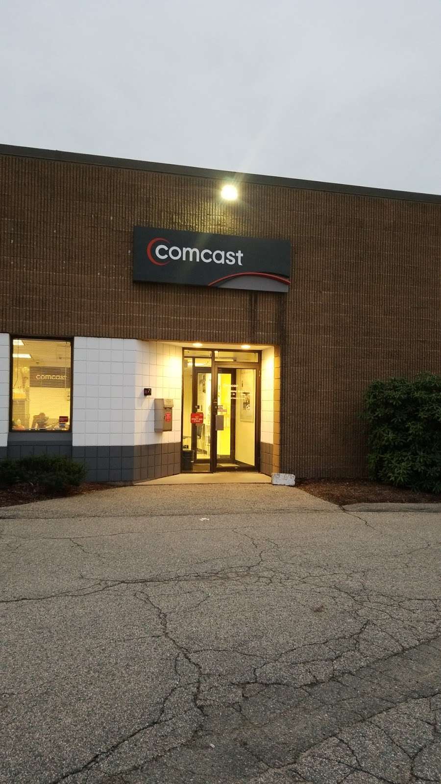 Comcast Service Center | 375 Vanderbilt Ave, Norwood, MA 02062, USA | Phone: (800) 266-2278