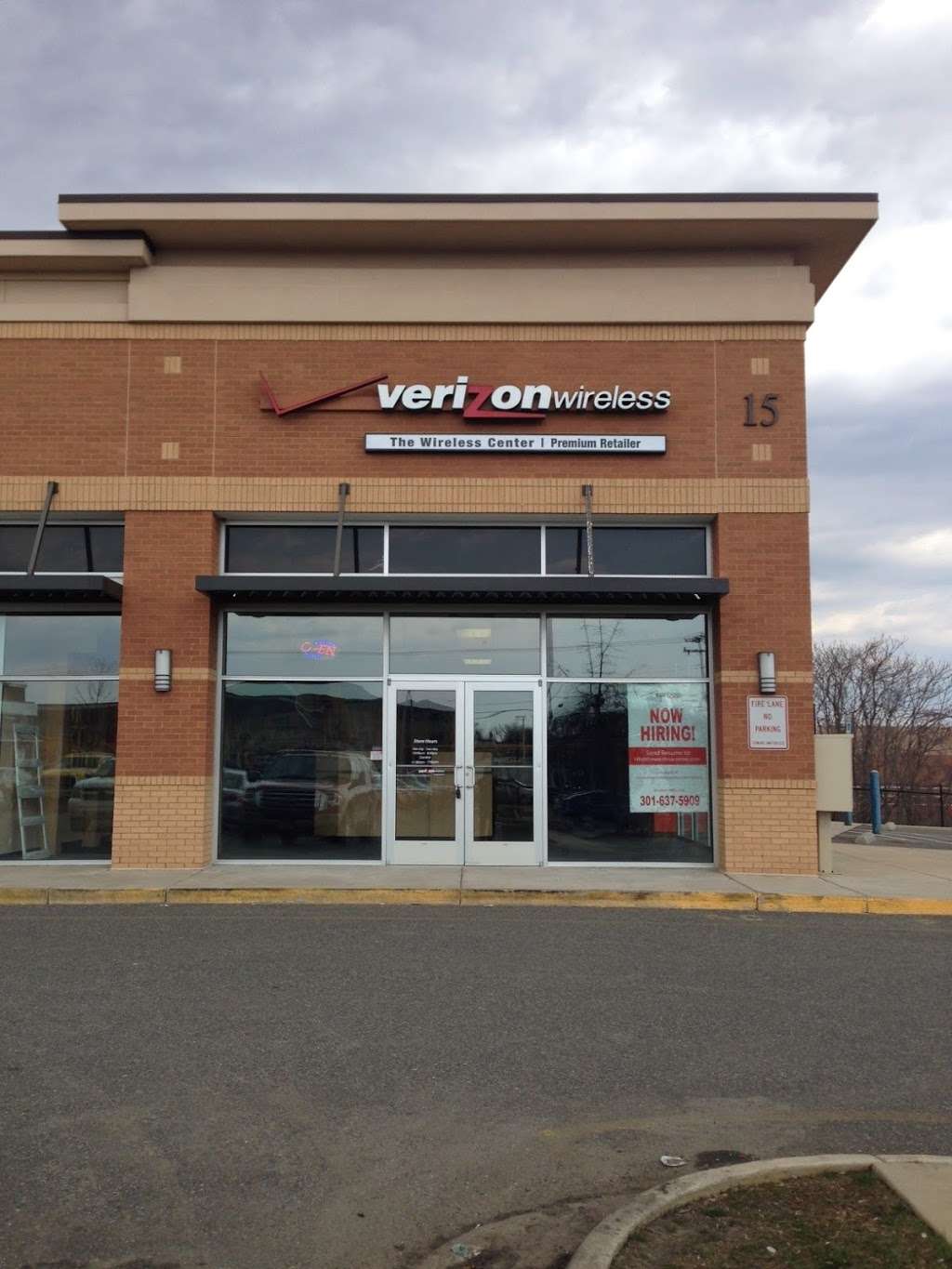 Verizon Authorized Retailer - The Wireless Center | 15 S Gateway Dr #119, Fredericksburg, VA 22406, USA | Phone: (540) 645-6447