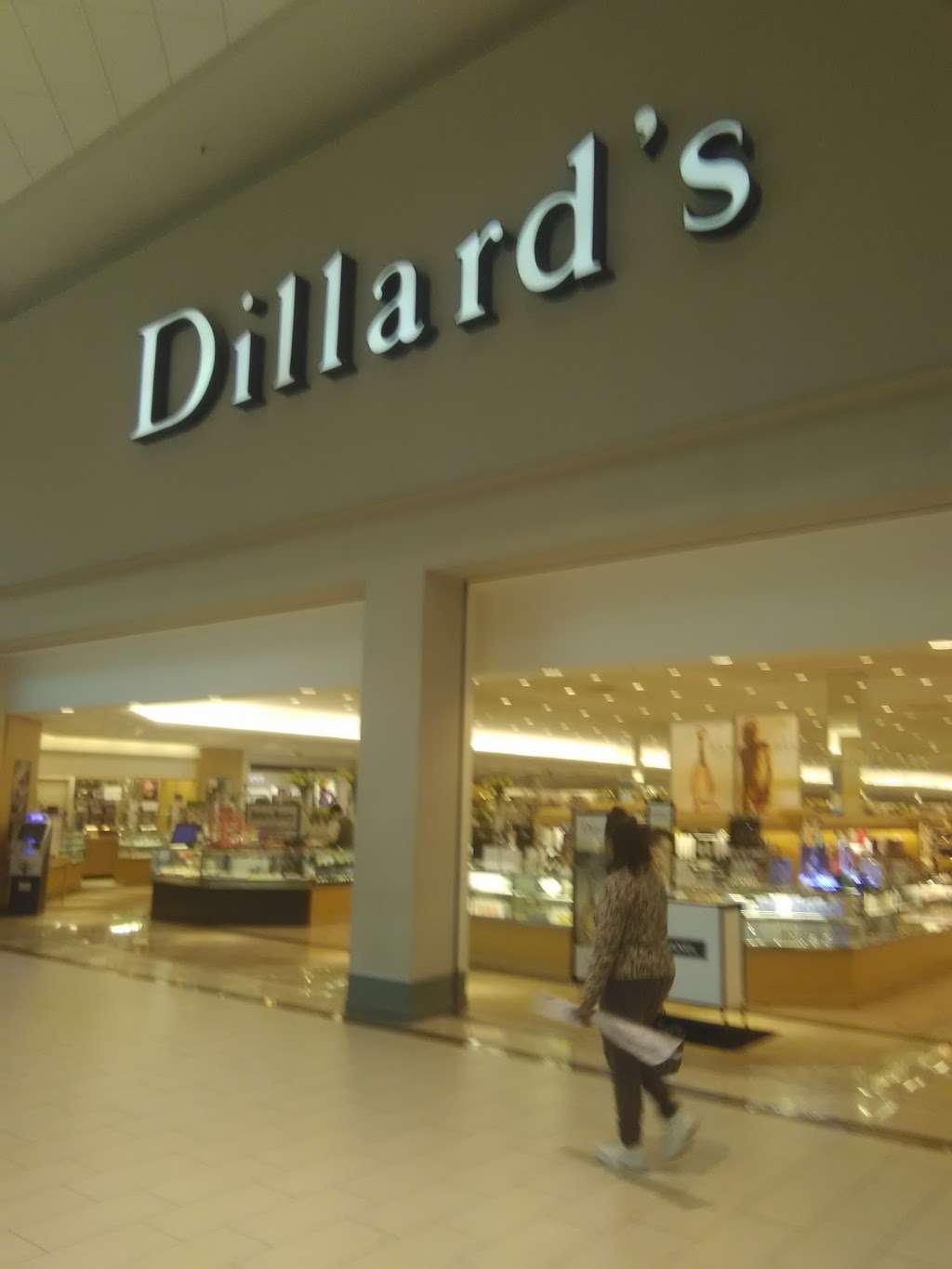 Dillards | 1700 W International Speedway Blvd, Daytona Beach, FL 32114, USA | Phone: (386) 255-8161