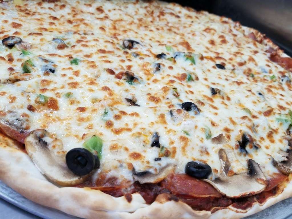 Chef Baldees Pizza | 100 S. James Street, @ Food Truck Central, Kansas City, KS 66118 | Phone: (913) 605-0988