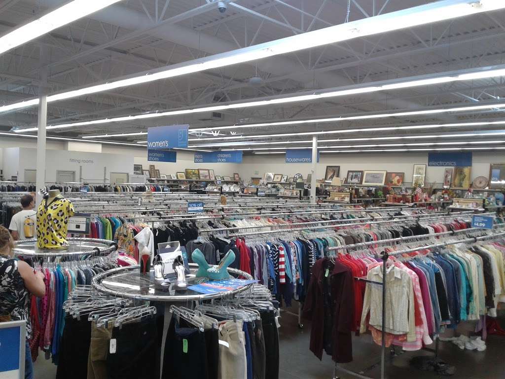 Goodwill Arvada - McIntyre Parkway | 6340 McIntyre Pkwy, Arvada, CO 80403, USA | Phone: (720) 961-5075