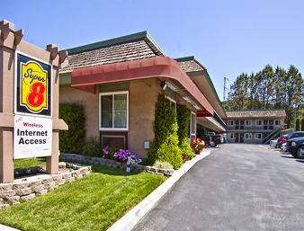 Super 8 by Wyndham Martinez | 4015 Alhambra Ave, Martinez, CA 94553, USA | Phone: (925) 372-5500