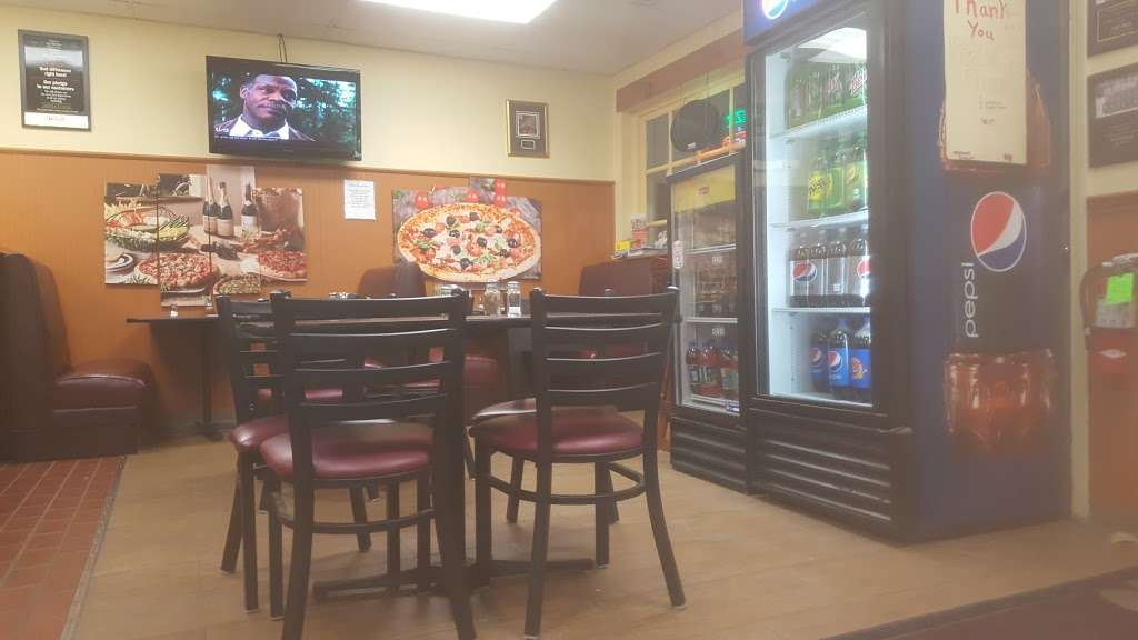 Pinis Pizzeria | 85 River St, Waltham, MA 02453, USA | Phone: (781) 891-6231