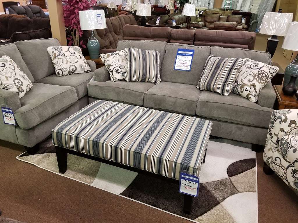 Best Deal Home Furniture | 2016 S Scatterfield Rd, Anderson, IN 46016, USA | Phone: (765) 683-0137