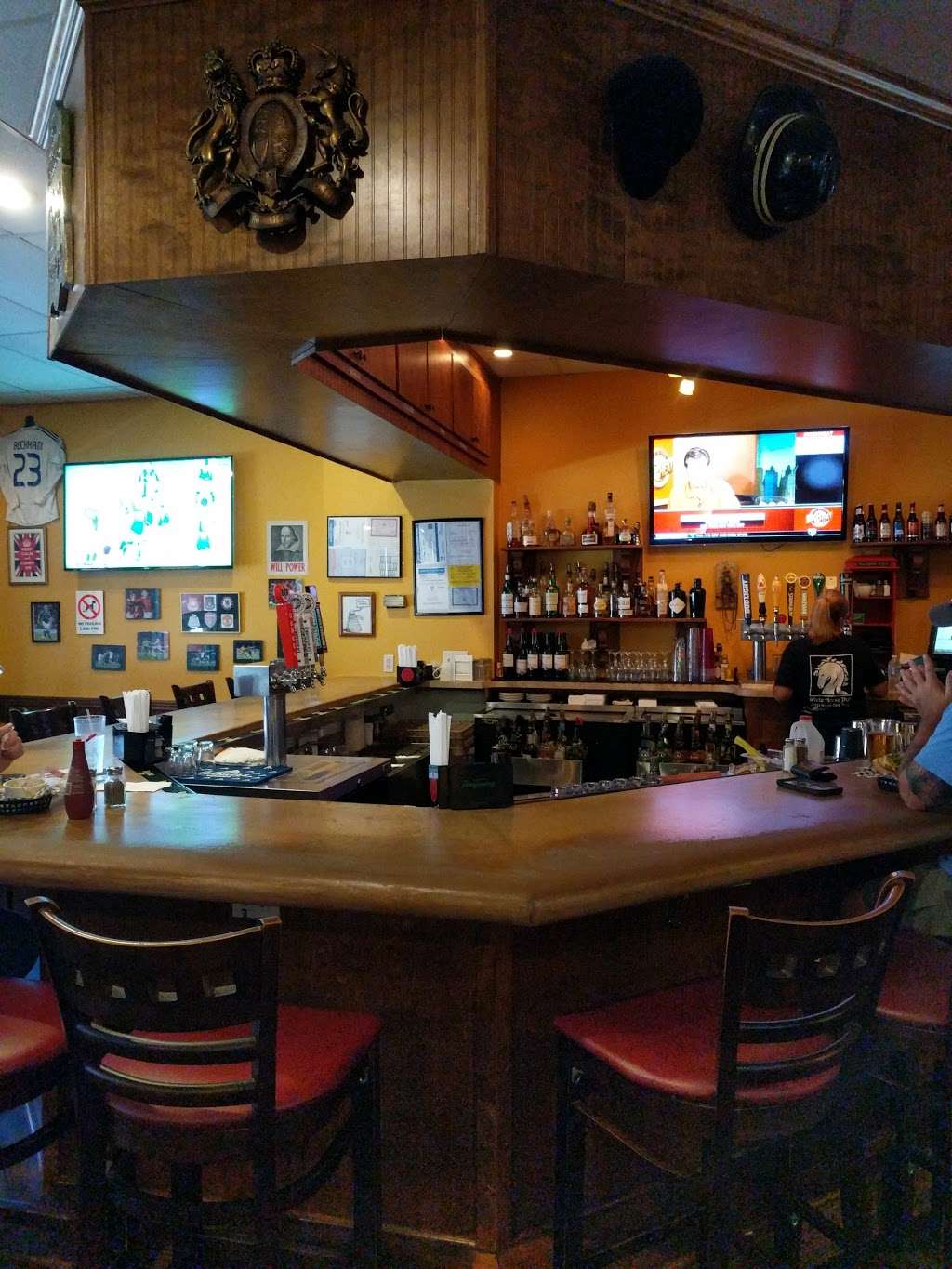 White Horse Pub | 10221 N Oak Trafficway, Kansas City, MO 64155, USA | Phone: (816) 500-7472