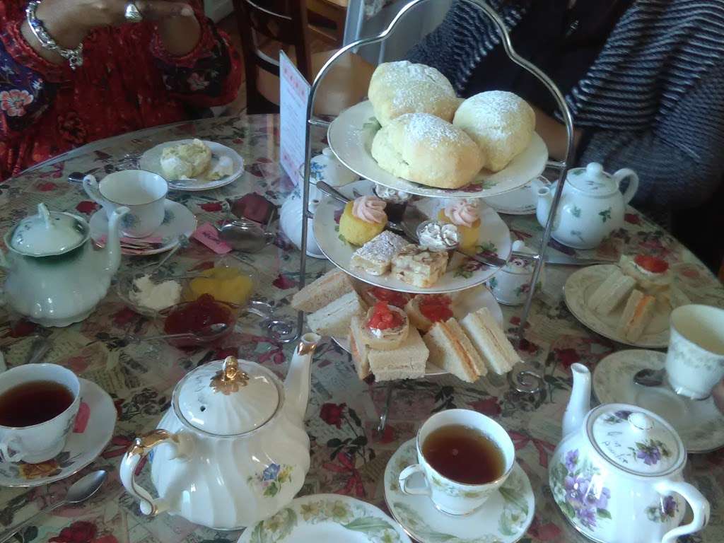 Tea Trolley | 104 Main St, Delta, PA 17314, USA | Phone: (717) 303-5182