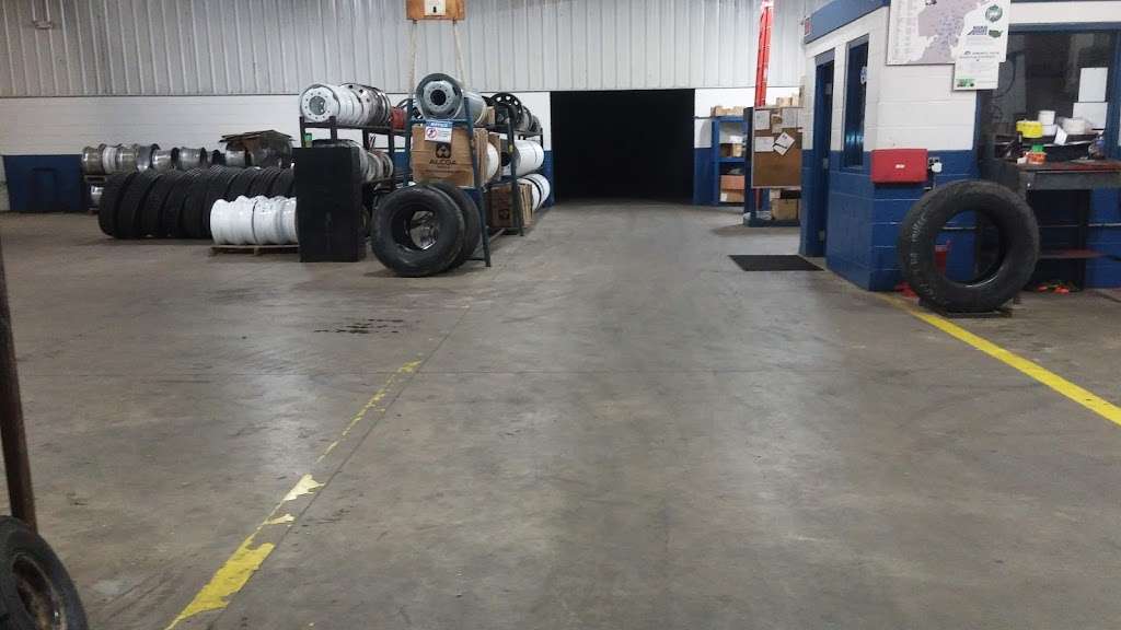 Service Tire Truck Center - Commercial Truck Tires at Millville, | 716 N Wade Blvd, Millville, NJ 08332, USA | Phone: (856) 293-8473