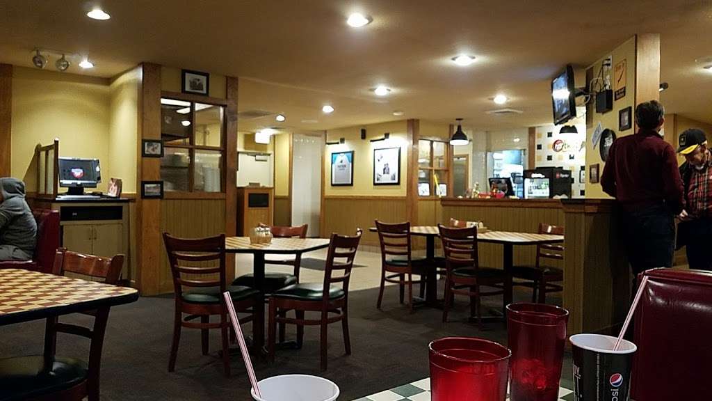 Pizza Hut | 685 Park St, Belmont, NC 28012, USA | Phone: (704) 825-7335