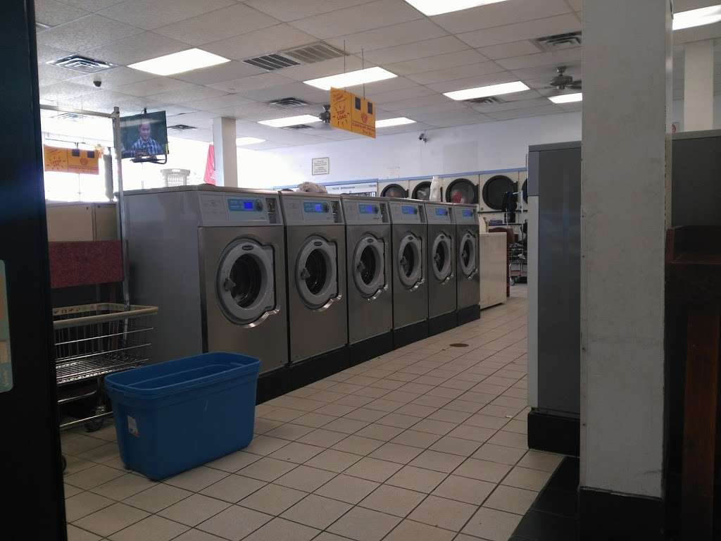 A Laundromat | 6010 Oxford Ave, Philadelphia, PA 19111, USA | Phone: (215) 537-5115