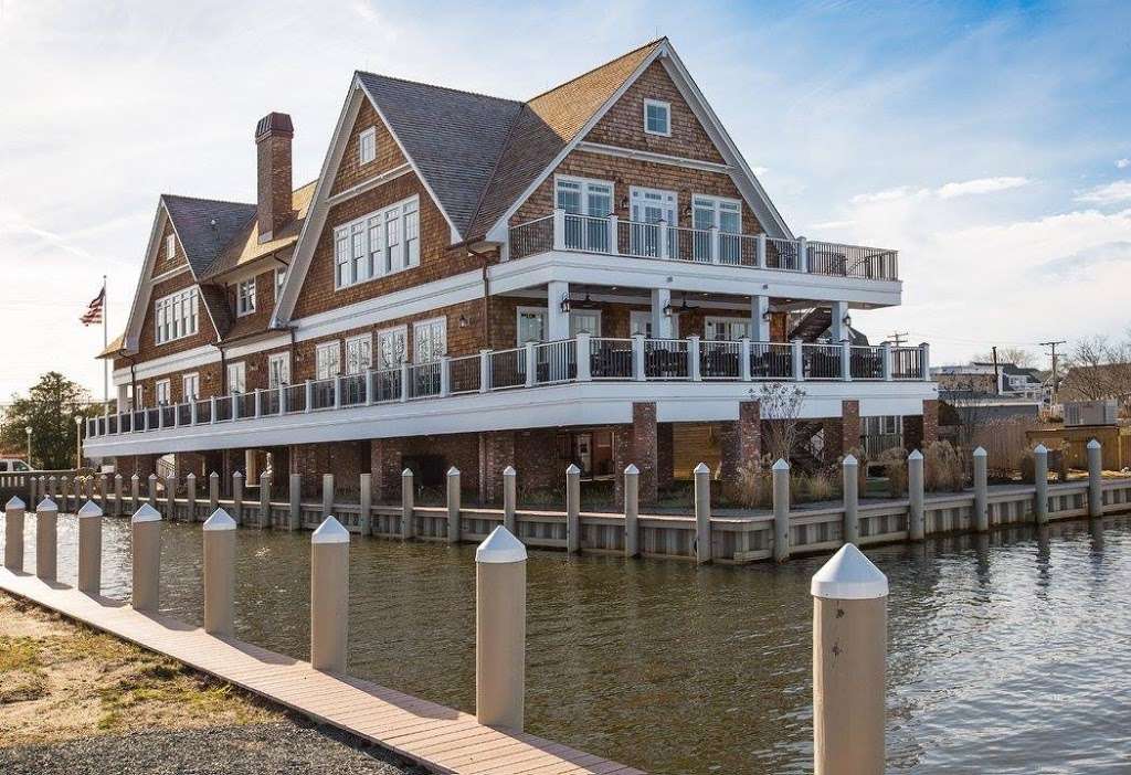 Charlies of Bay Head | 72 Bridge Ave, Bay Head, NJ 08742, USA | Phone: (732) 295-1110