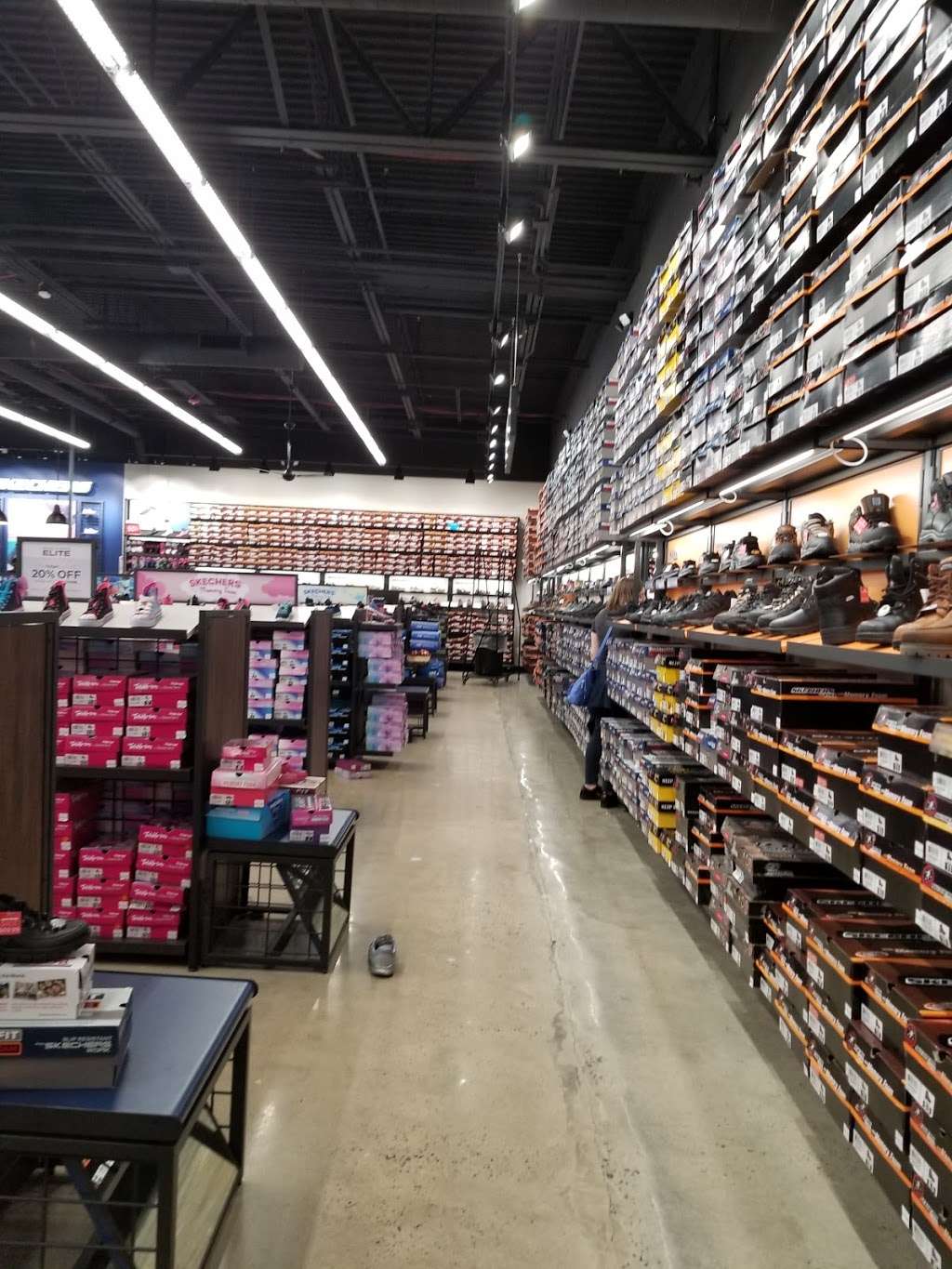 SKECHERS Factory Outlet | 1345 US-1, North Brunswick Township, NJ 08902, USA | Phone: (732) 227-0785