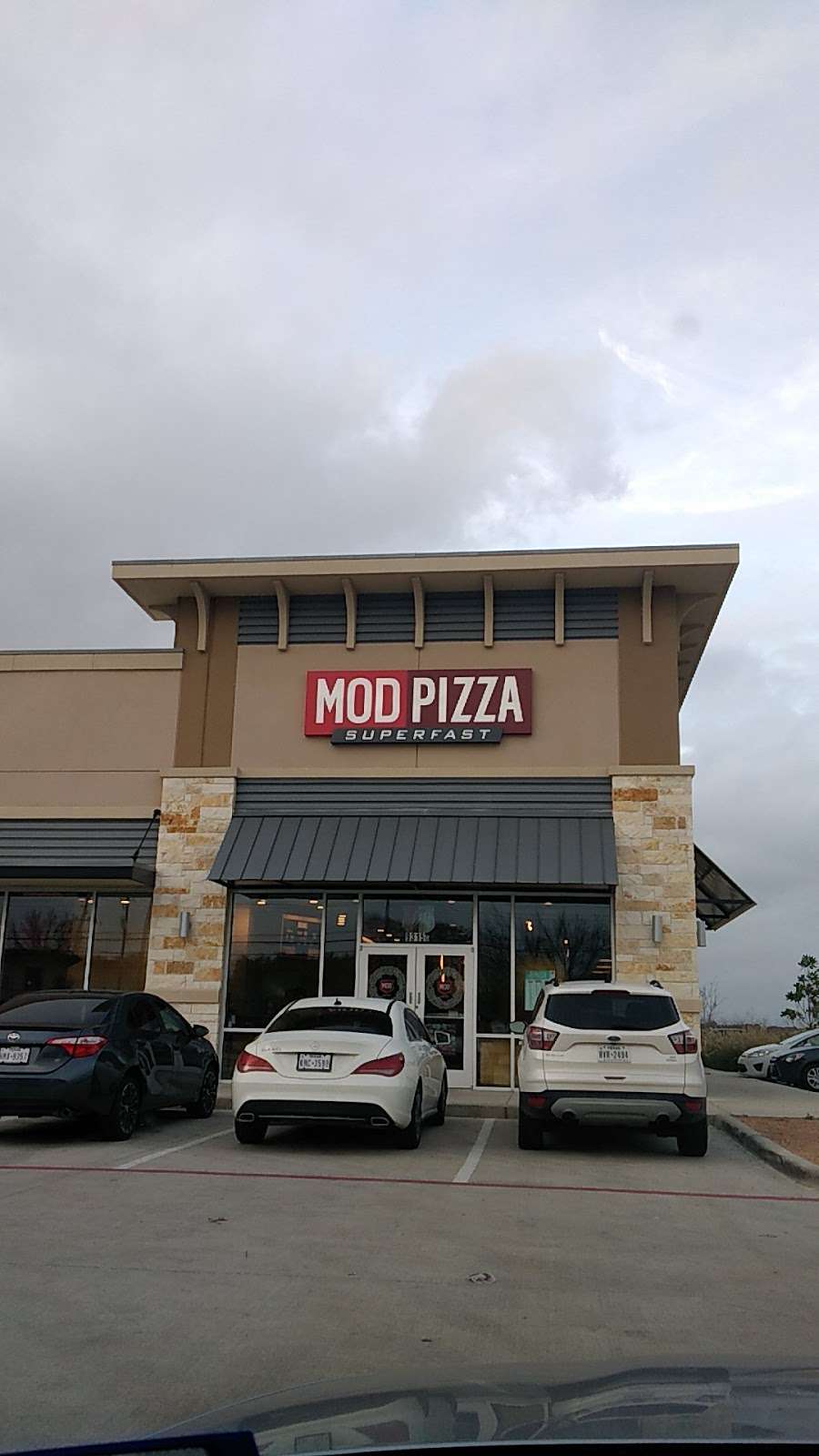 MOD Pizza | 9315 Spencer Hwy Suite G, Deer Park, TX 77536, USA | Phone: (832) 835-3137