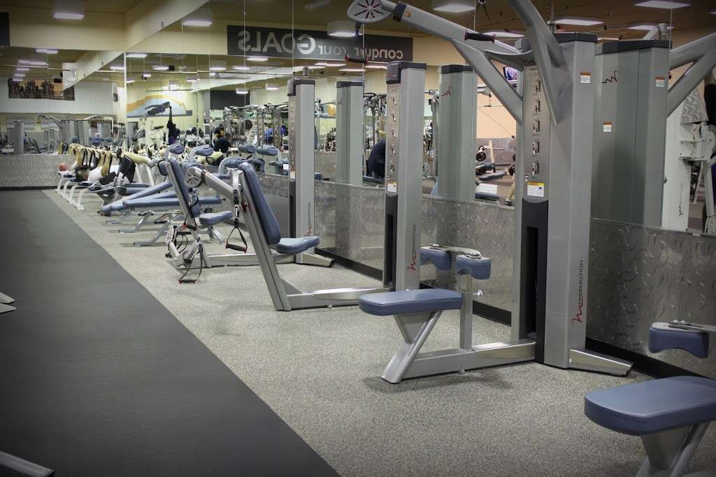 24 Hour Fitness | 3030 N Bellflower Blvd, Long Beach, CA 90808, USA | Phone: (562) 420-1444