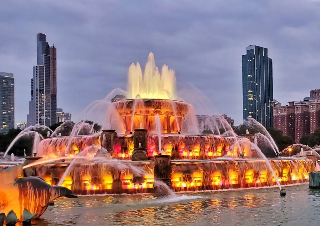 Buckingham Fountain | 301 S Columbus Dr, Chicago, IL 60605, USA | Phone: (312) 742-7529