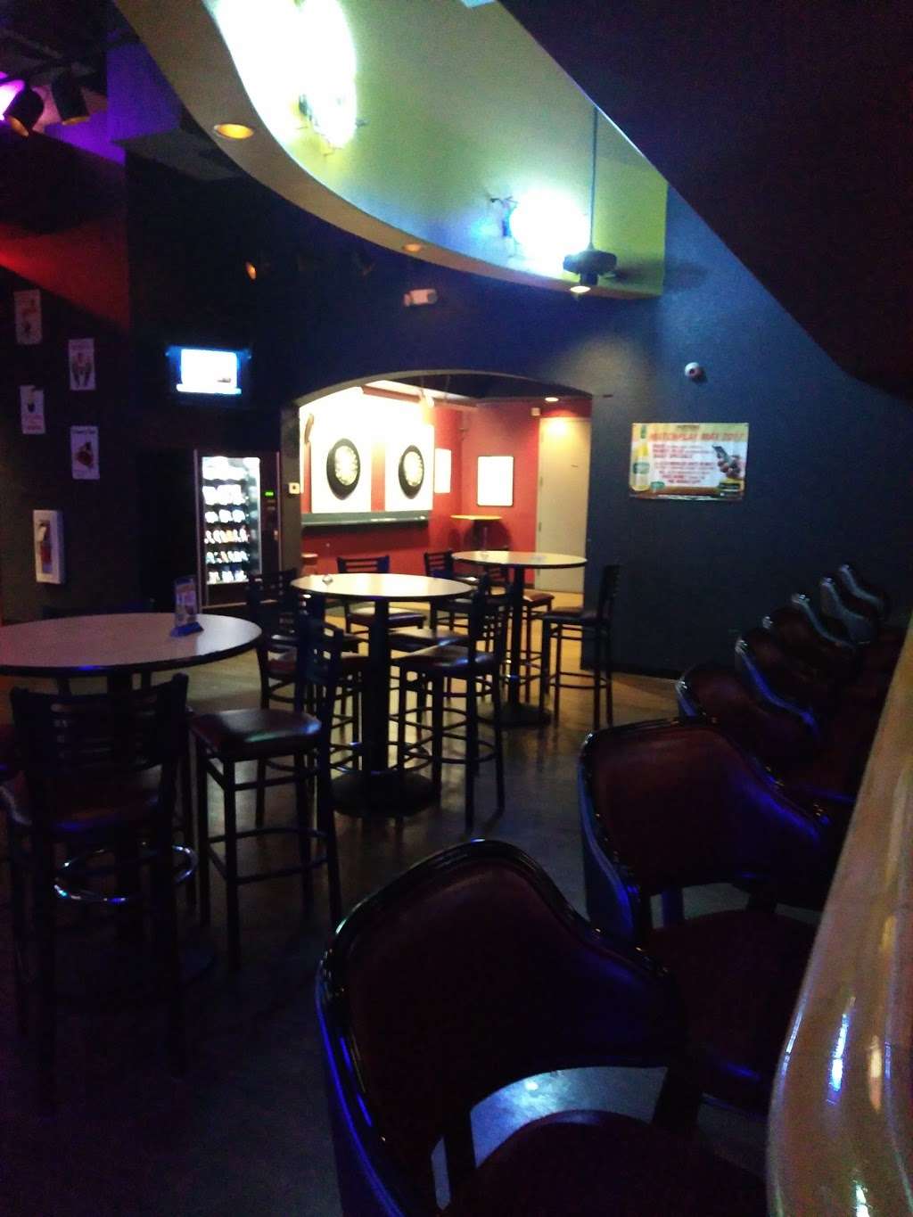 Putters Bar & Grill - Cheyenne | 7790 W Cheyenne Ave, Las Vegas, NV 89129, USA | Phone: (702) 655-4700