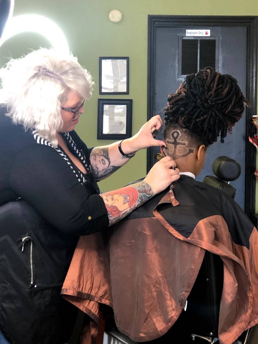 Barber Stylist Debra Brooks | Idle hour barbershop, 2051 Richmond Rd suite 155, Lexington, KY 40502, USA | Phone: (502) 226-0299